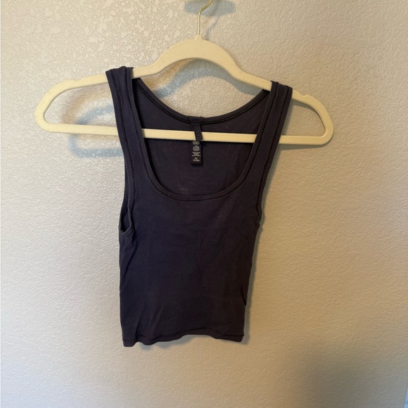 SKIMS Cotton Rib Tank - Available in Light Heather Grey, Navy, & Forest Green - Picture 2 of 12